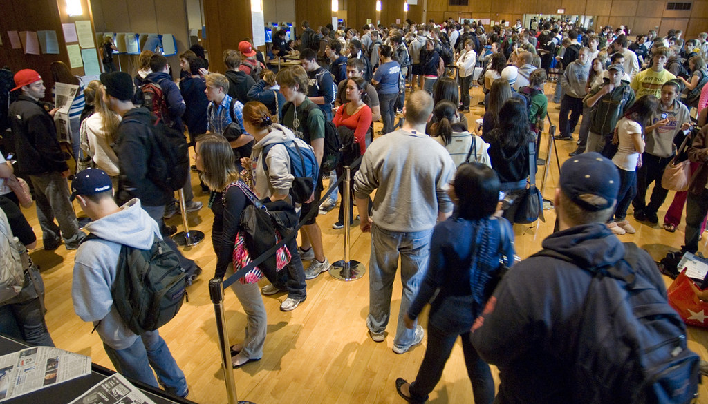 Hundreds of college students in line to vote