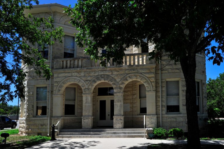 Kendall County Texas courthouse